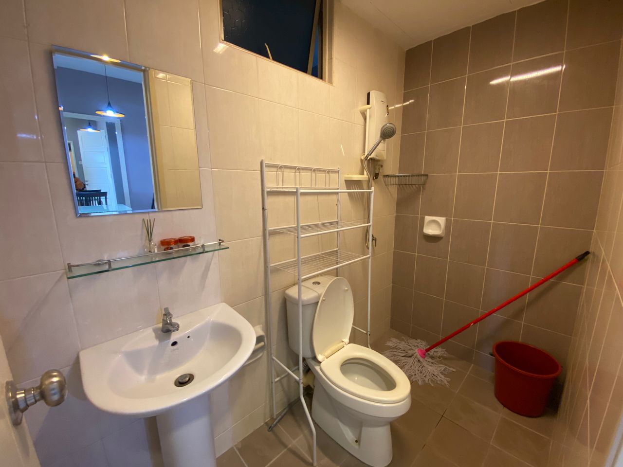 Birch Plaza For Rent Fully Furnished - photo 11