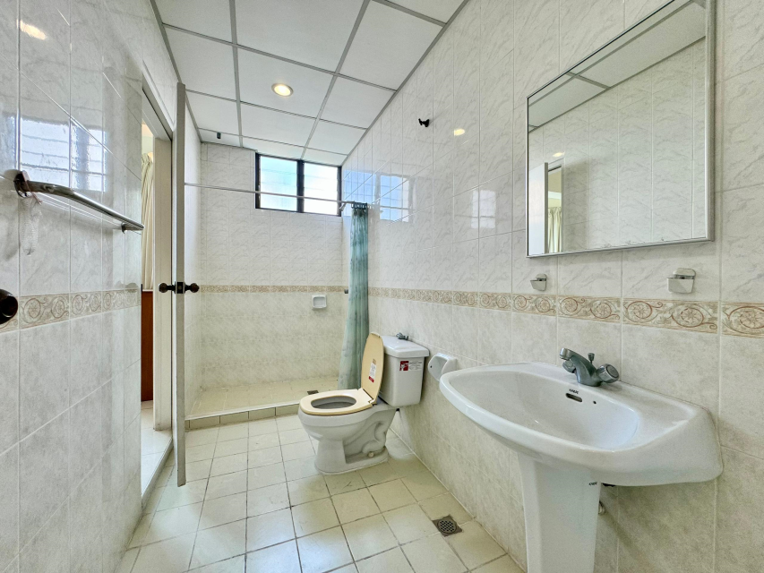 Sri Pangkor 1800sf For Rent - photo 8