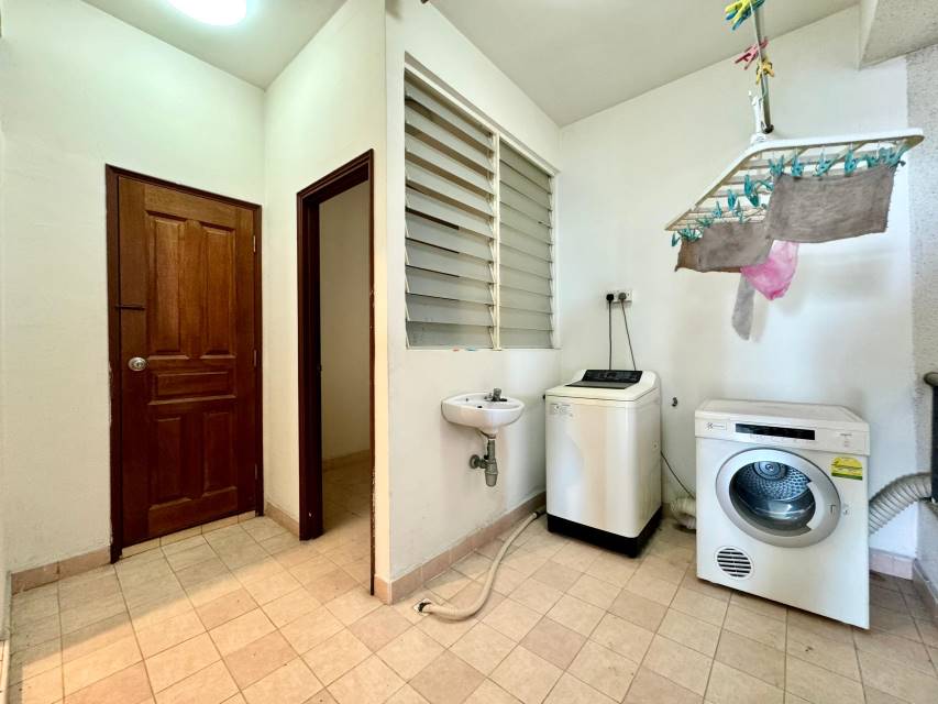 Gurney Beach Resort Mid Floor For Rent - photo 3