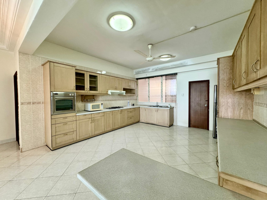 Gurney Beach Resort High Floor For Rent - photo 3