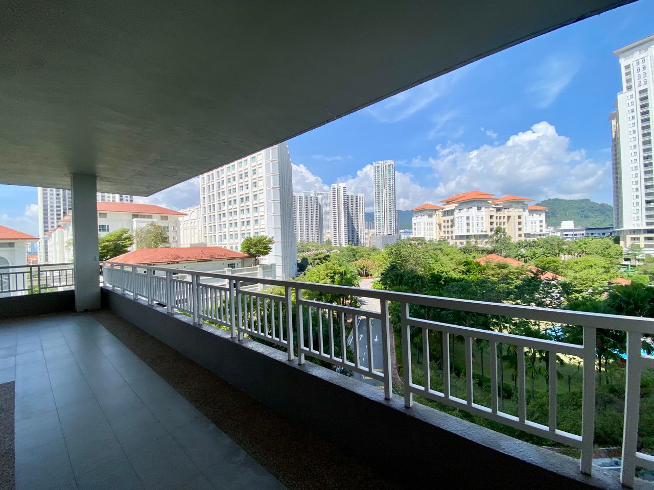 Quayside Seafront 1671sf Renovated - photo 8