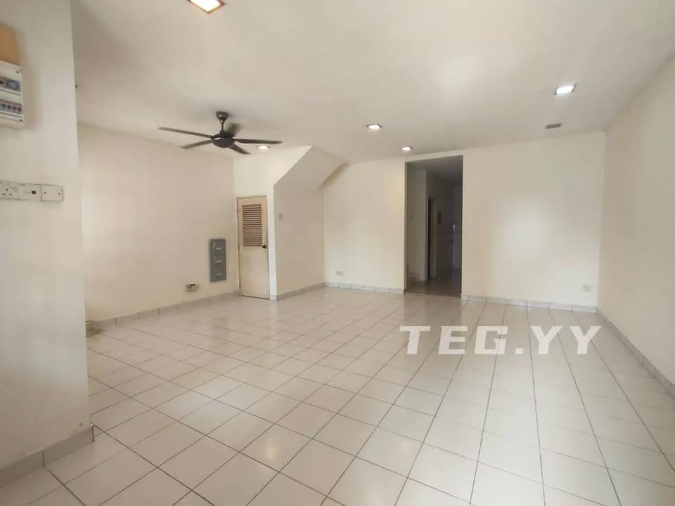 539K BANDAR PUTERI 2STY 4R3B 20X75 AMPLE PARKING - photo 1