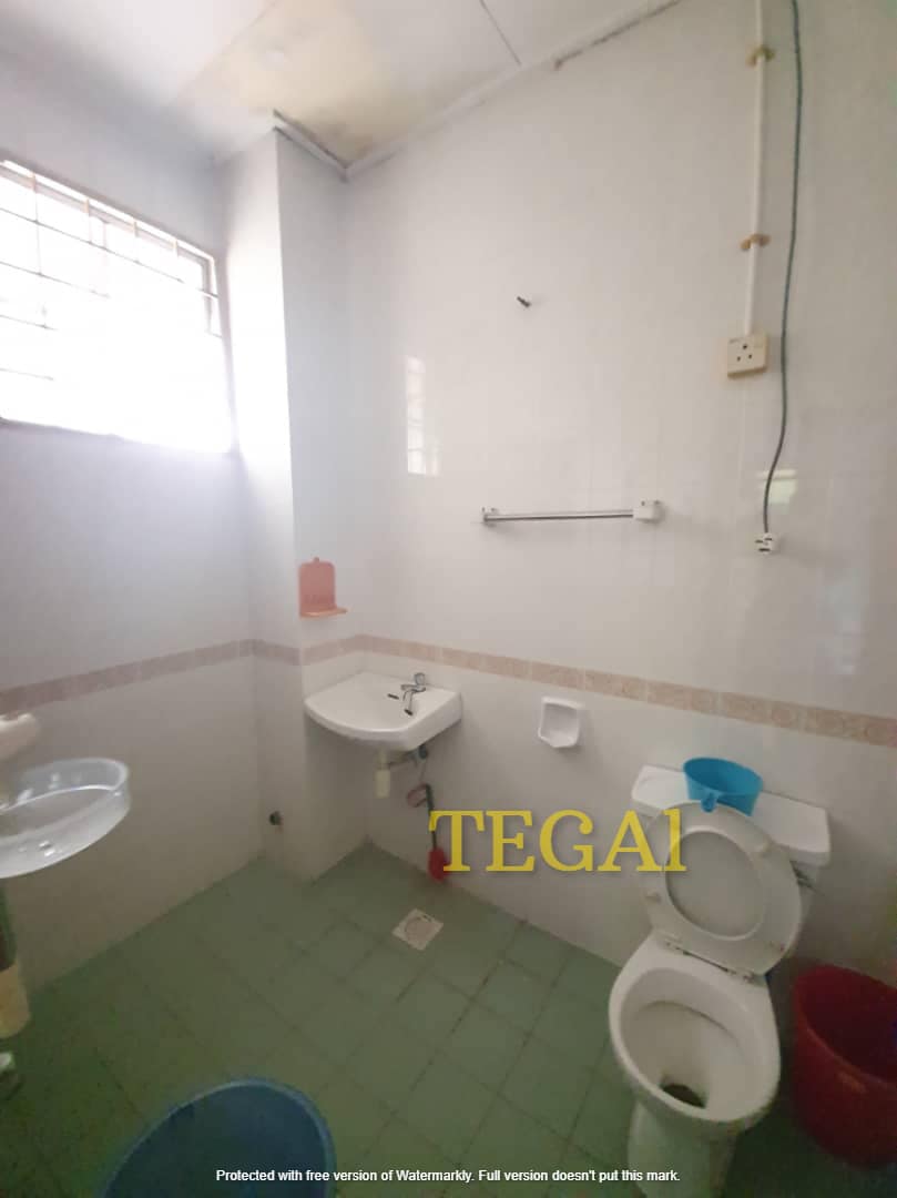 RM670K KOTA KEMUNING 2STY 4R3B RENOVATED - photo 3