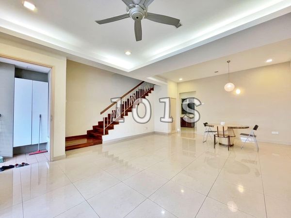 RM880K KEMUNING BAYU 2STY 4R4B FULLY RENOVATED - photo 3