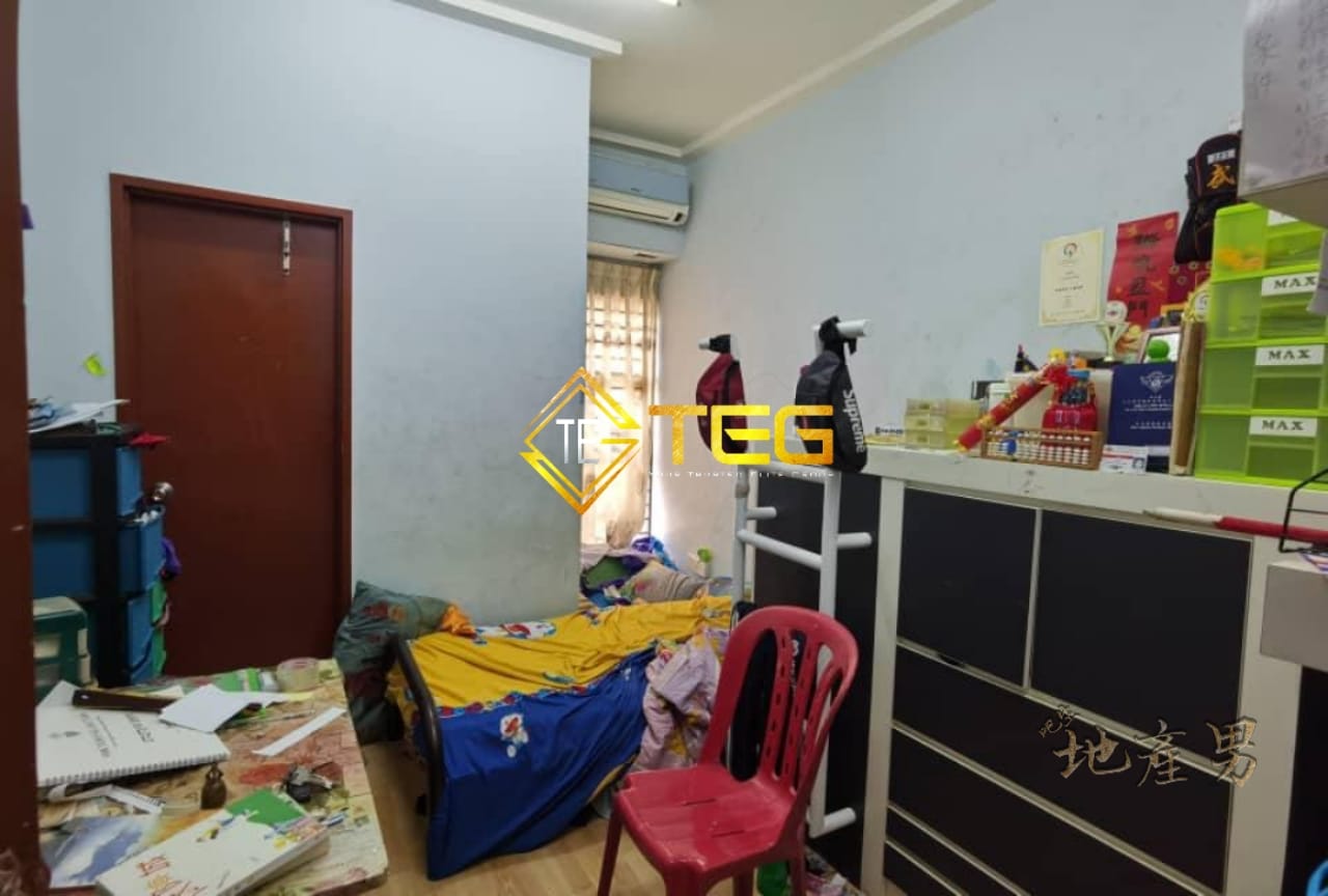 RM750K BUKIT RAJA 2STY ENDLOT WITH LAND RENOVATED - photo 3
