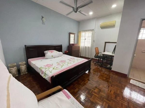 RM580K BUKIT RAJA 2STY 20X65 4R3B RENOVATED - photo 3