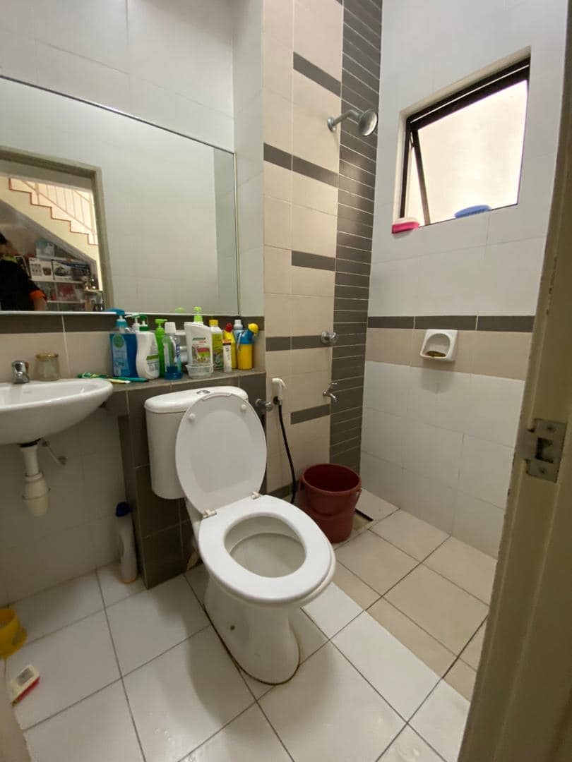 RM680K BUKIT RAJA AVIRA 2STY 22X75 4R3B RENOVATED - photo 1