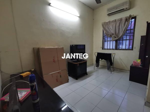 RM568K BANDAR PUTERI 2STY 4R3B 20X75 - photo 1