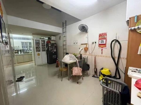 RM499K BUKIT RAJA 1STY 3R2B FULLY RENOVATED - photo 1