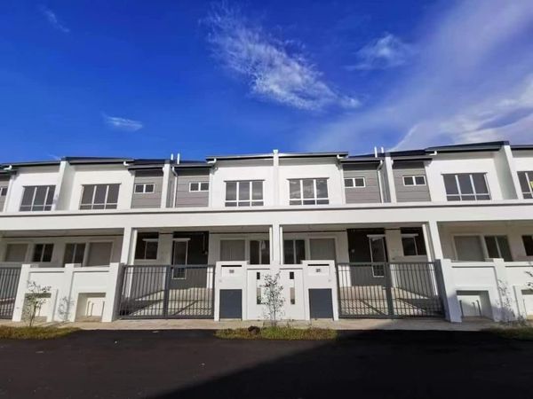 RM565K TAMAN SAGA 2STY 4R3B 20X60 KLANG - photo 1