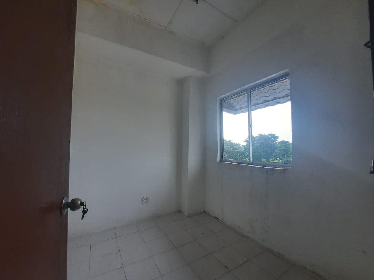 RM105K SHOP APARTMENT SENTOSA CORNER 2ND FLOOR
