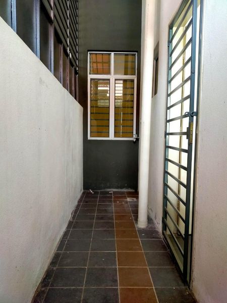 RM365K BANDAR PUTERA 2 3R2B LEASEHOLD NON BUMI - photo 1