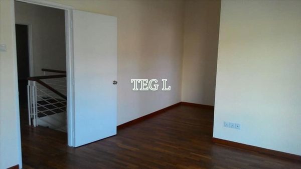 RM1 1M BANDAR PARKLAND 2STY SEMI D 4R4B BASIC