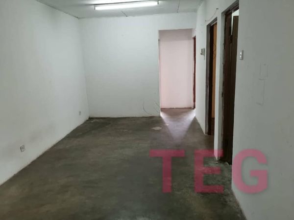 RM110K PENDAMAR B LOW COST FLAT 3R2B WITH LIFT