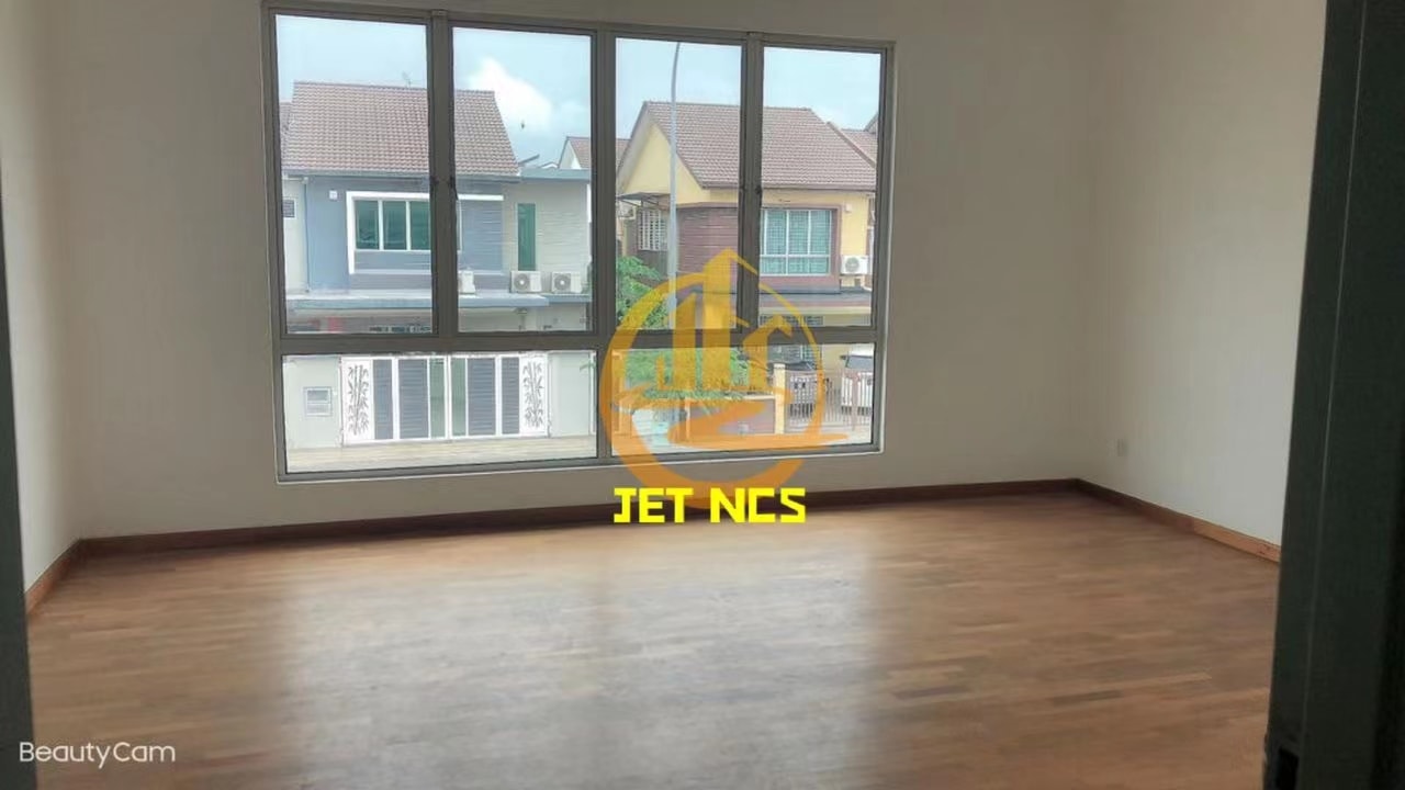 RM910K BANDAR PARKLAND 2STY SEMID 4R4B