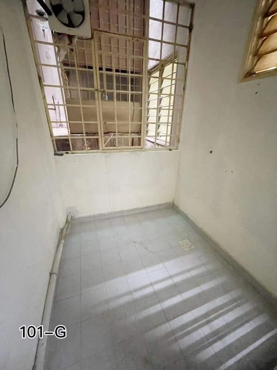 RM160K MERU SHOP APARTMENT FIRST FLOOR