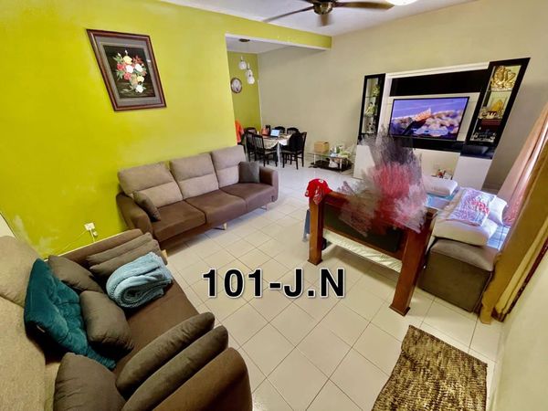 RM740K BANDAR BOTANIC 2STY RENOVATED NO FLOOD - photo 1