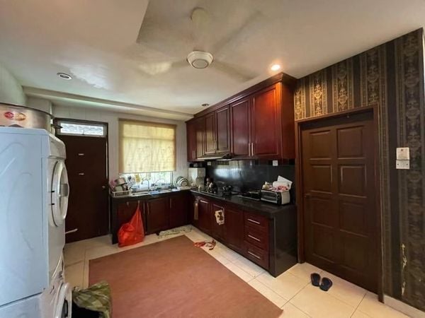 RM900K AMAN PERDANA 2STY BUNGALOW RENOVATED - photo 1