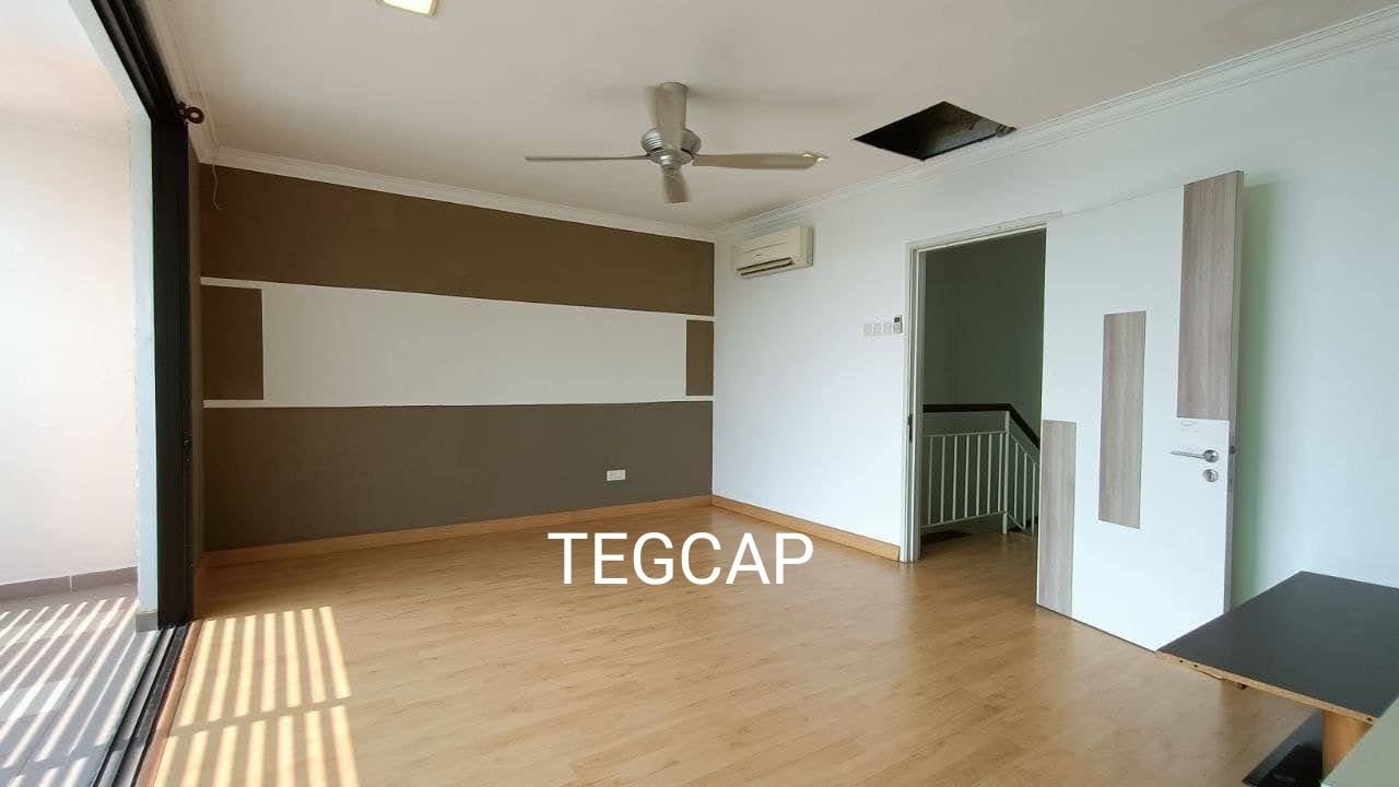 RM1 15M BUKIT RAJA 2 HALF STY RENOVATED LAKE VIEW - photo 2