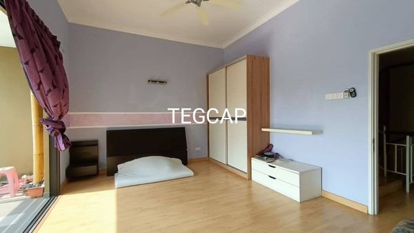 RM1 15M BUKIT RAJA 2 HALF STY RENOVATED LAKE VIEW - photo 3