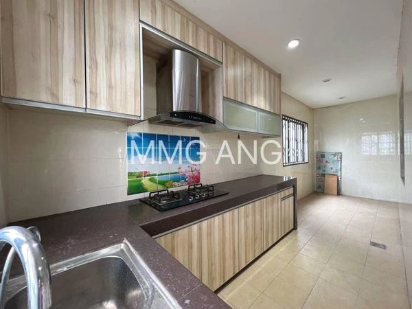 RM718K KOTA BAYUEMAS 2STY FURNISHED - photo 3