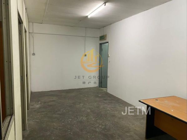 RM6800 PANDAMARAN 1 HALF FACTORY WAREHOUSE - photo 1