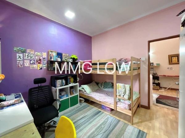 RM680K KOTA BAYUEMAS 2STY 4R3B GOOD CONDITION - photo 1