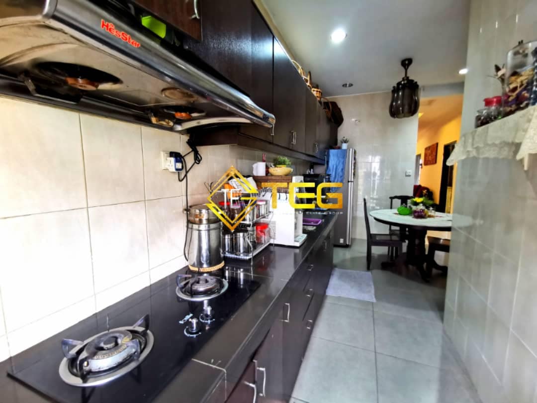 RM450K BUKIT RAJA 1STY RENOVATED FURNISHED - photo 2
