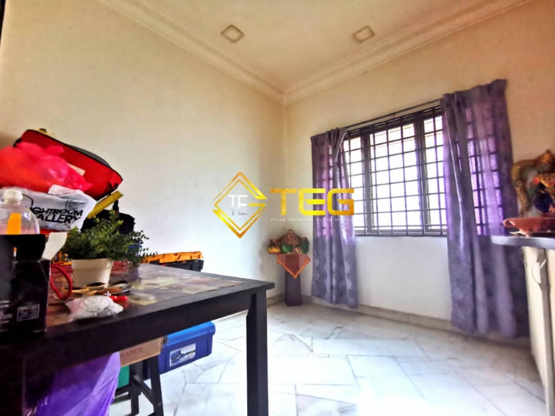 RM450K BUKIT RAJA 1STY RENOVATED FURNISHED - photo 4