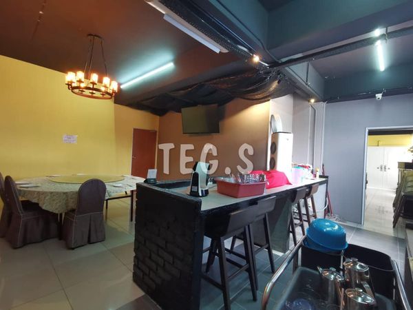 RM3500 BOTANIC 1ST FLOOR SHOP CORNER WITH AIRCON