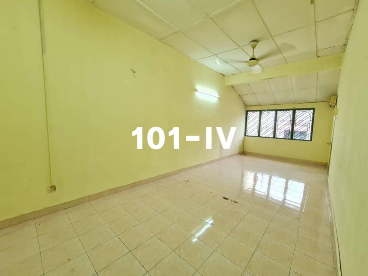 RM550K TAMAN SRI ANDALAS 2STY BASIC UNIT - photo 3
