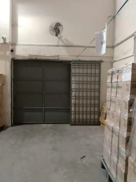 RM3 5M KLANG UTAMA BUNGALOW FACTORY 2STY - photo 1