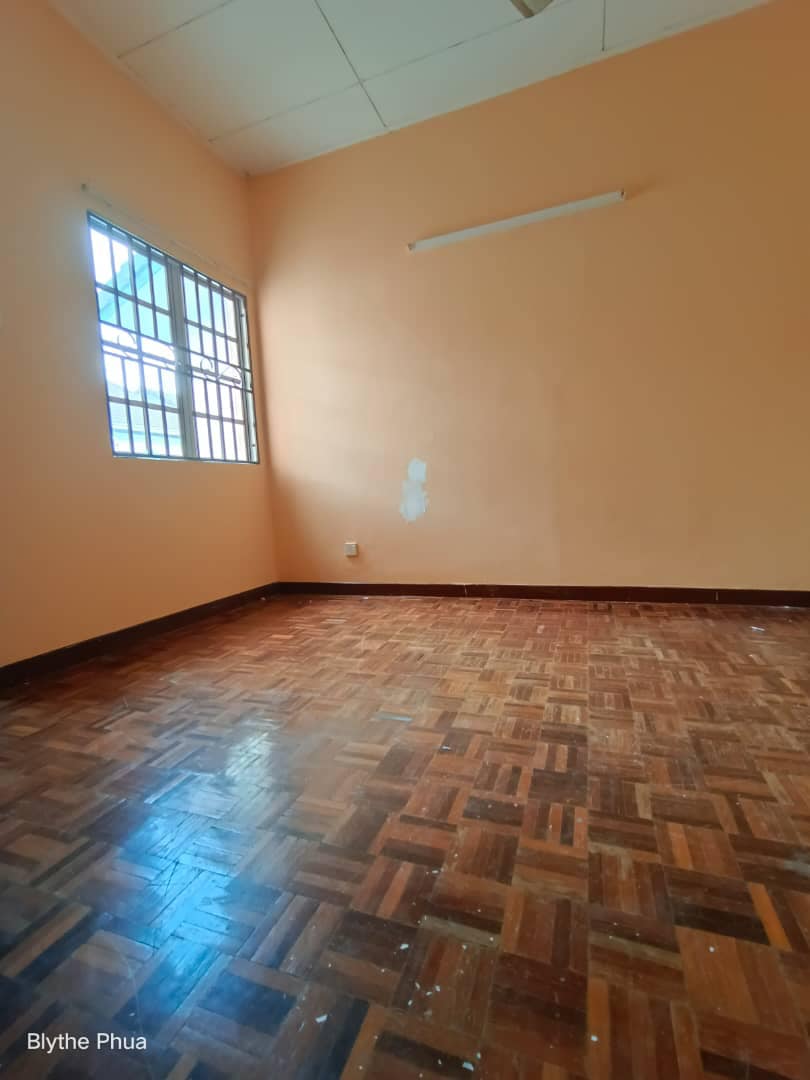 RM599K BUKIT RAJA JALAN ZAPIN 2STY NEWLY PAINT