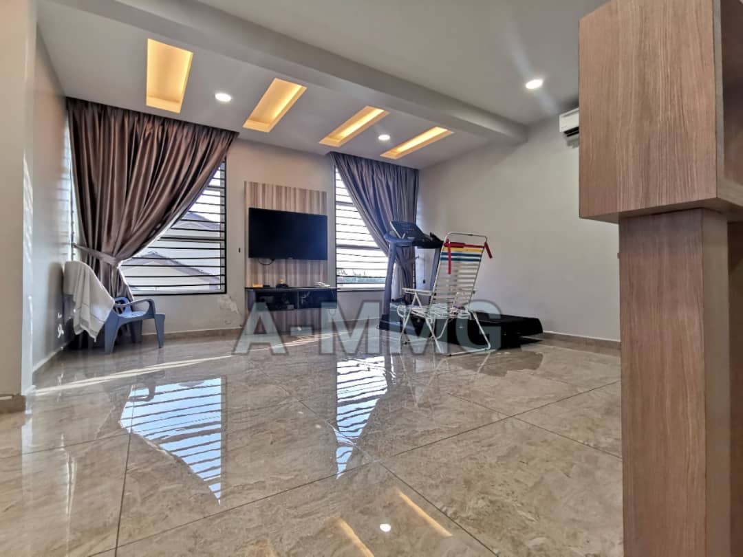 RM1 25M TAMAN SR GADONG PORT KLANG 3STY SEMID RENO