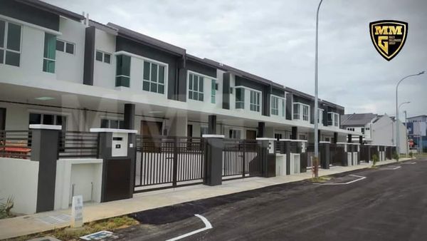 RM705K JALAN GOH HOCK HUAT 2STY BRAND NEW LIMITED - photo 1
