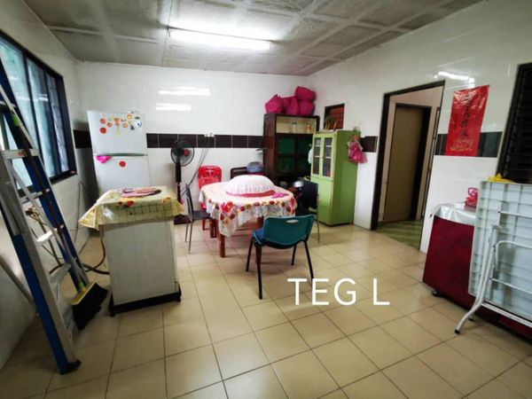 RM350K JENJAROM LOW COST 1STY RENOVATED BIG SIZE