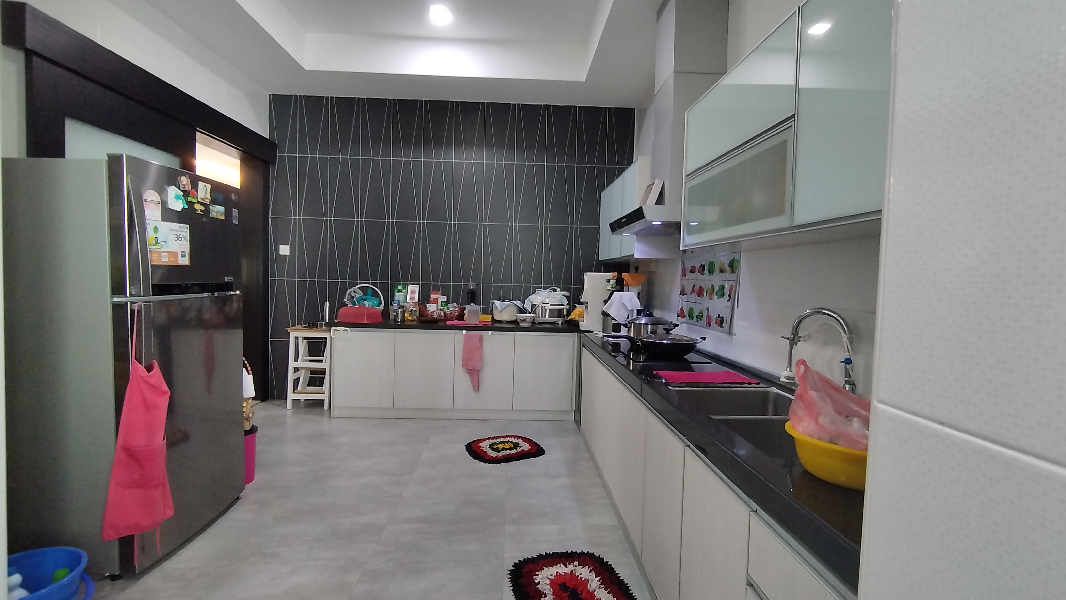Taman Lapangan Hartamas spacious Fully Furnished 2.5 Storey Semi D For Sale  - photo 11