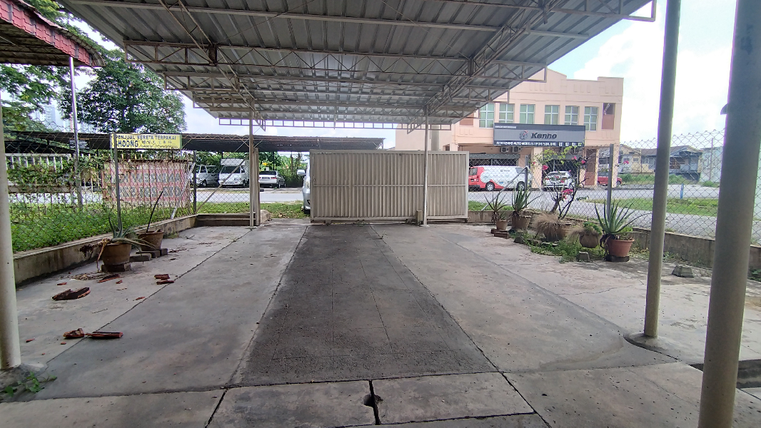 Pasir Puteh Below Market Value Double Storey End Lot For Sale - photo 3