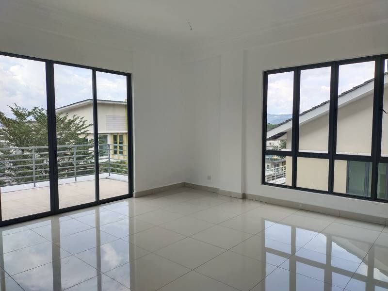 Vista Hill Bandar Ma ...
