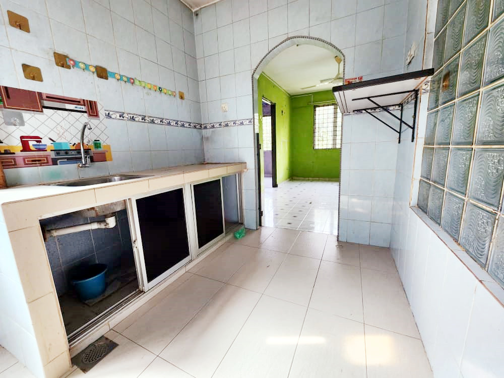 Renovated Flat PKNS Seksyen 19 Shah Alam - photo 3