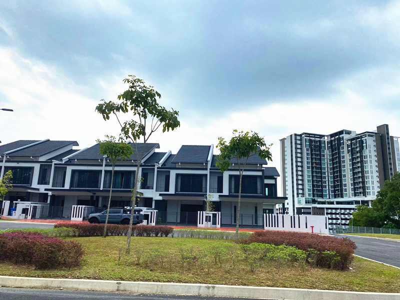 2 Sty House Temasya Legasi Glenmarie by Emily - photo 2