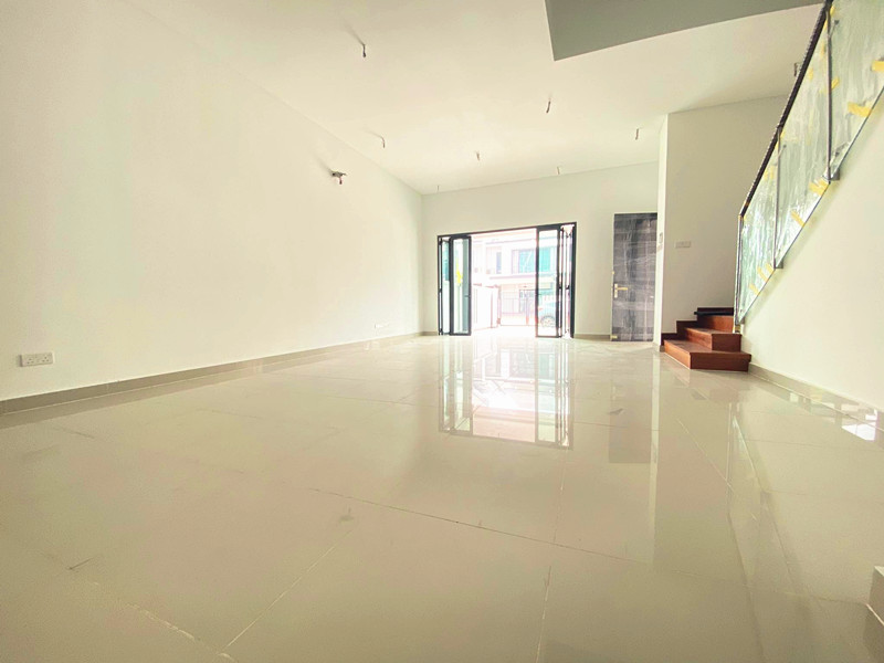 2 Sty House Temasya Legasi Glenmarie by Emily - photo 4
