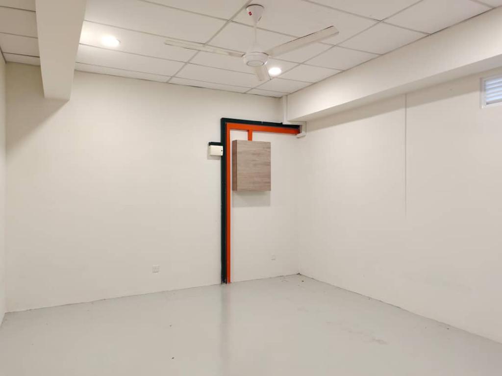 SA2307 2308 Hillpark Avenue Shop By Benson - photo 6