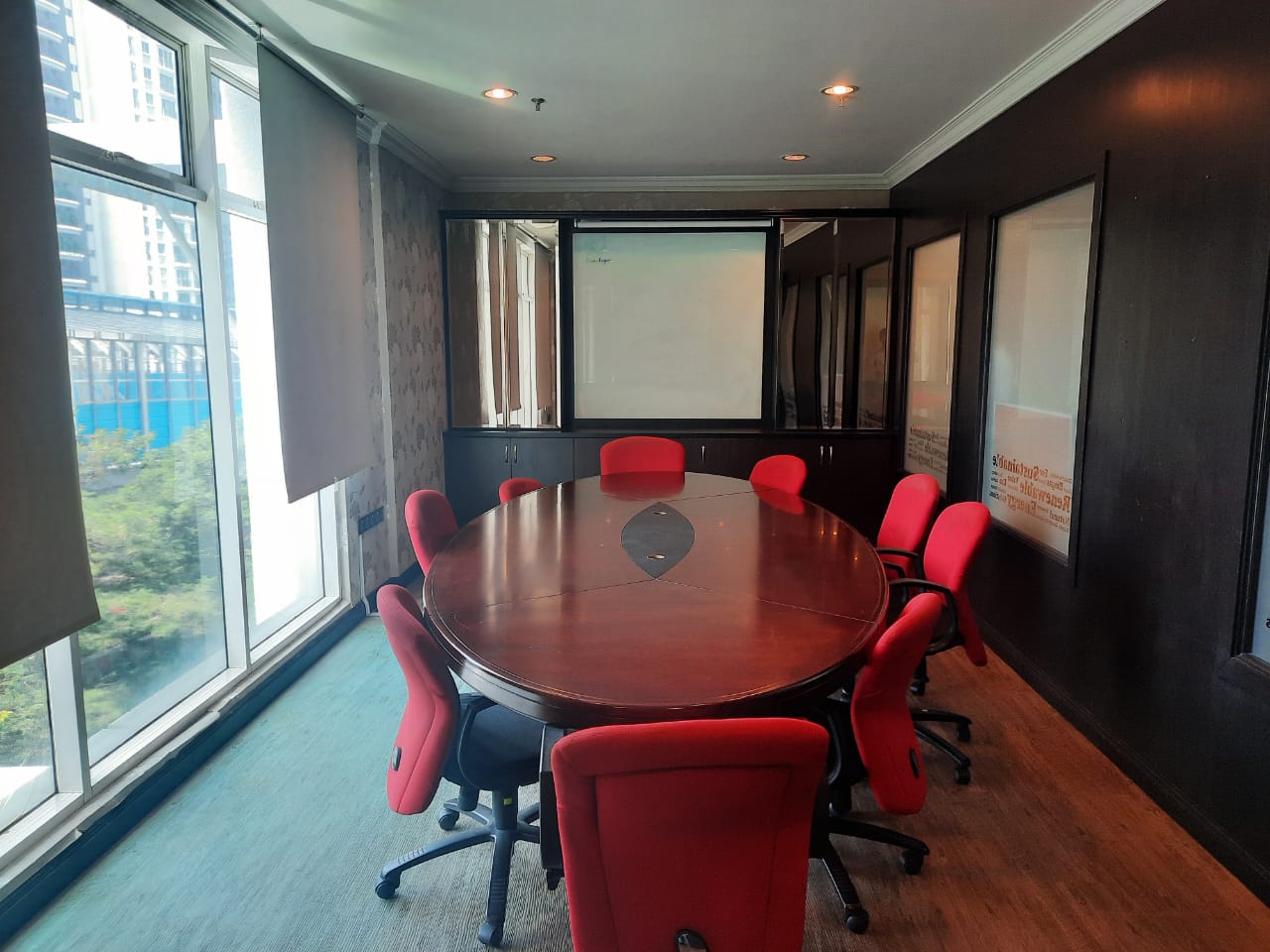 Metropolitan Square Office Unit For Rent - photo 6