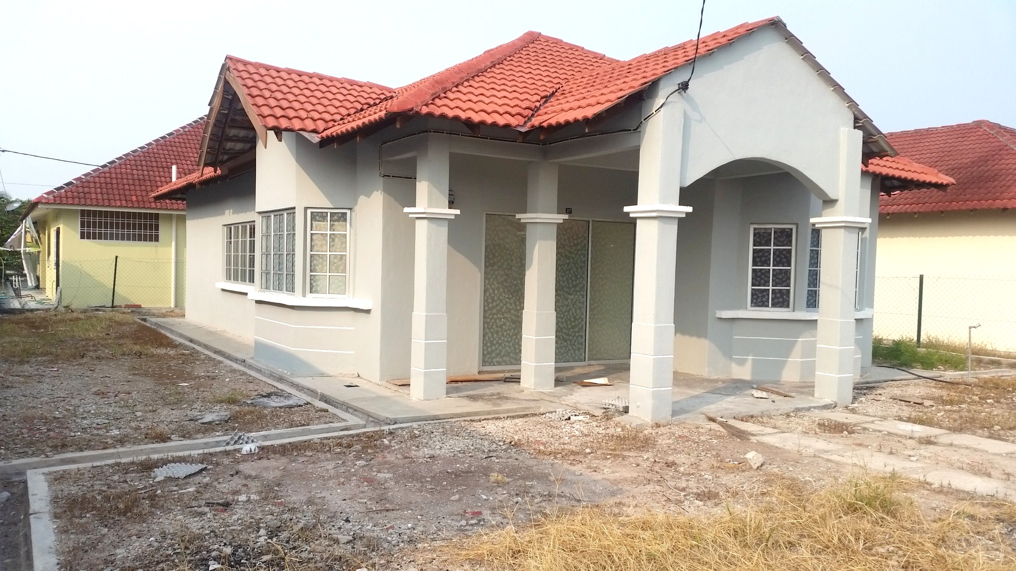 Single Sty Bungalow Desa Mawar Tanjong Karang - photo 2