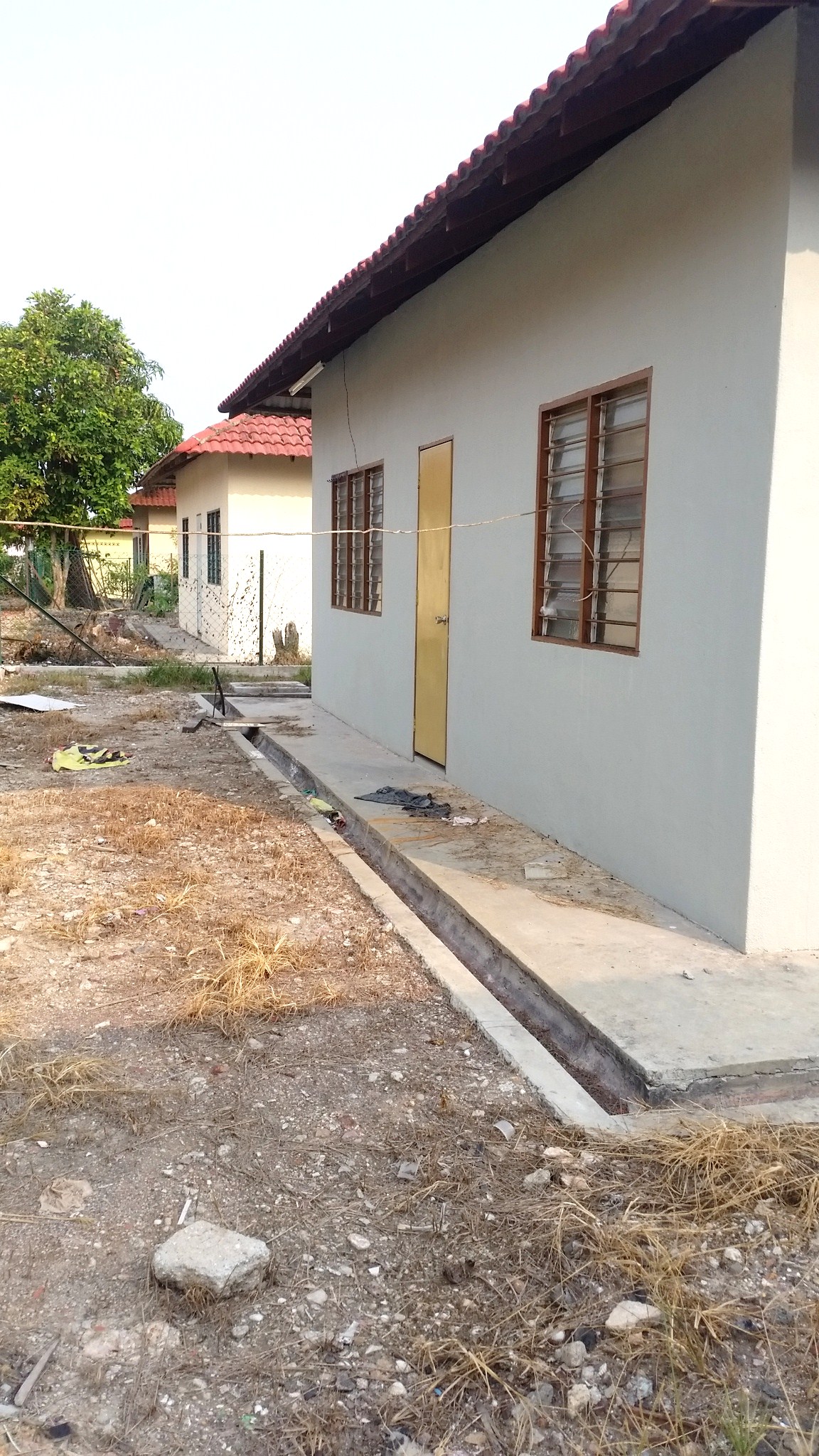 Single Sty Bungalow Desa Mawar Tanjong Karang - photo 6