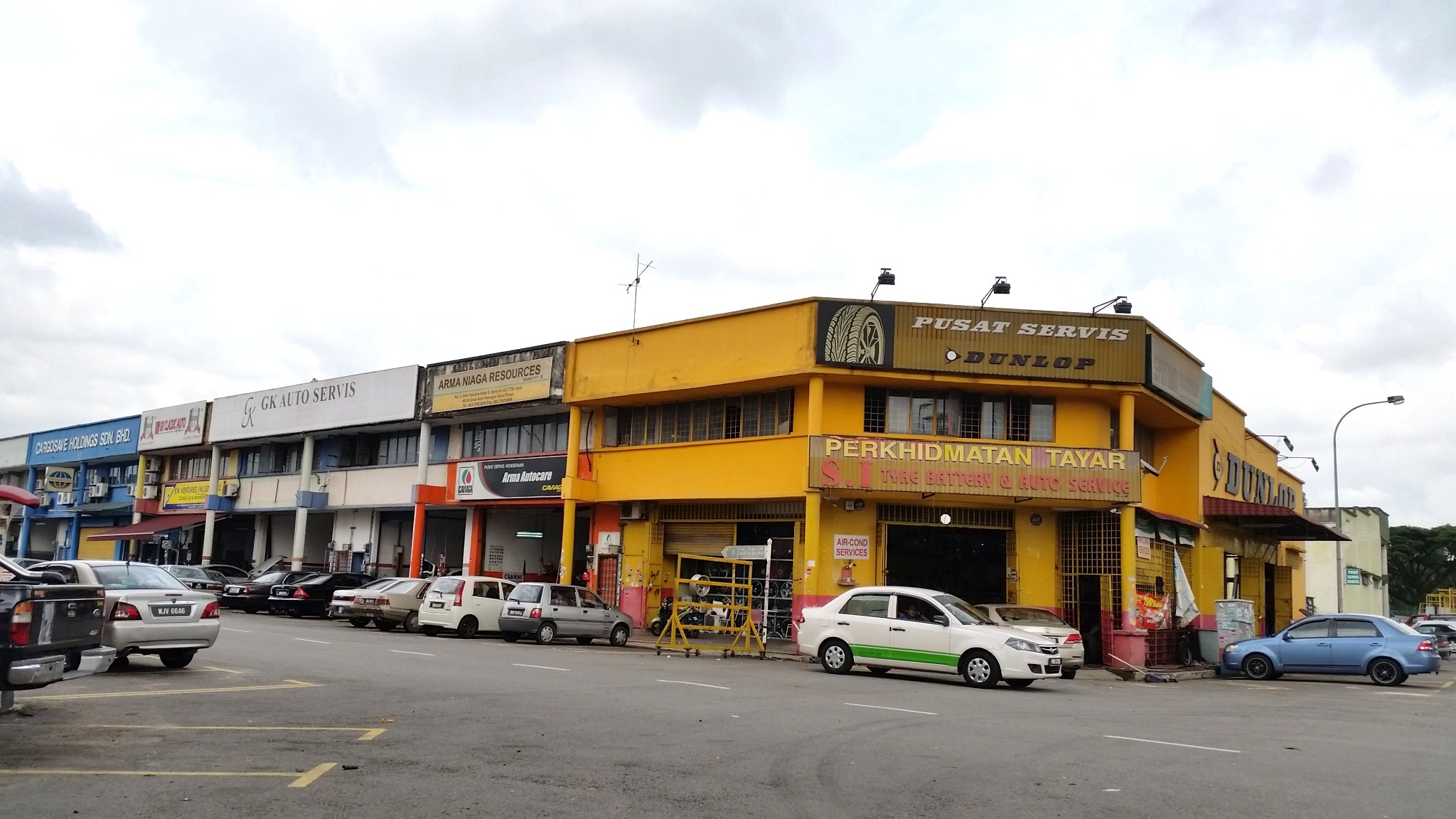 One and Half Sty Factory TTDI Jaya Shah Alam - photo 4