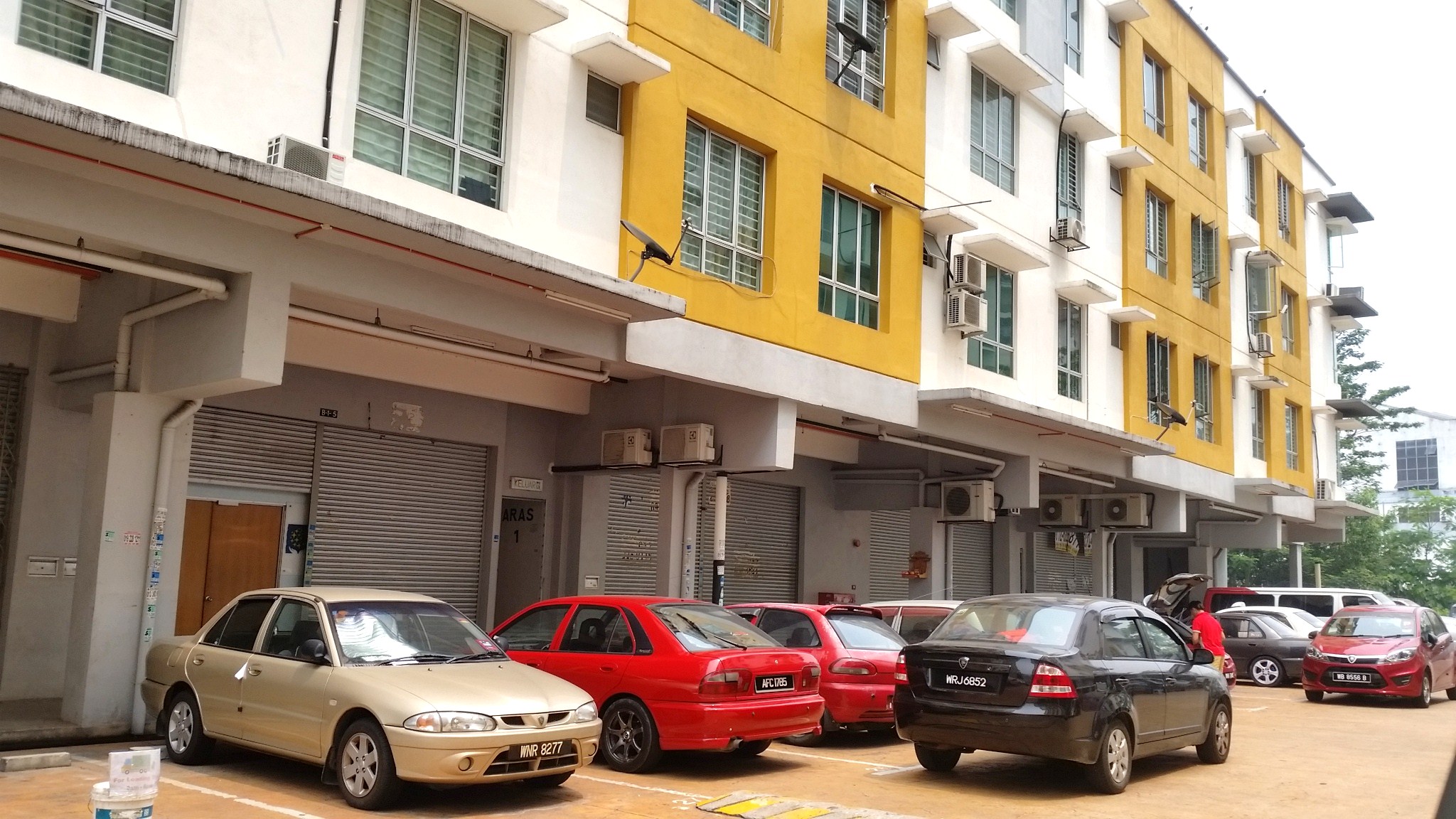 Ground Floor Shop One Six Two Residency Selayang - photo 2