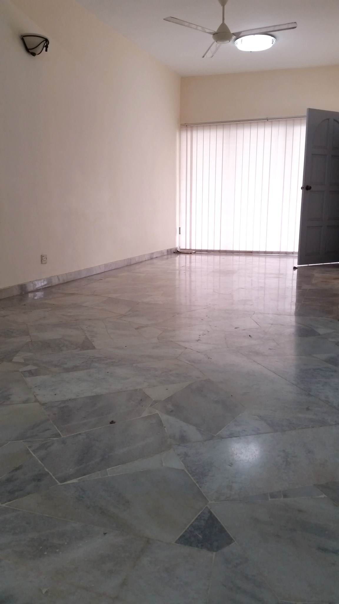 One and Half Storey Jalan Kenari Puchong Jaya - photo 4