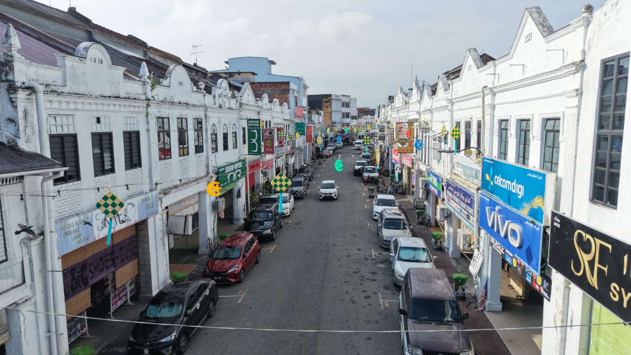 2Sty Freehold Shop Jalan Besar Kuala Lipis - photo 3